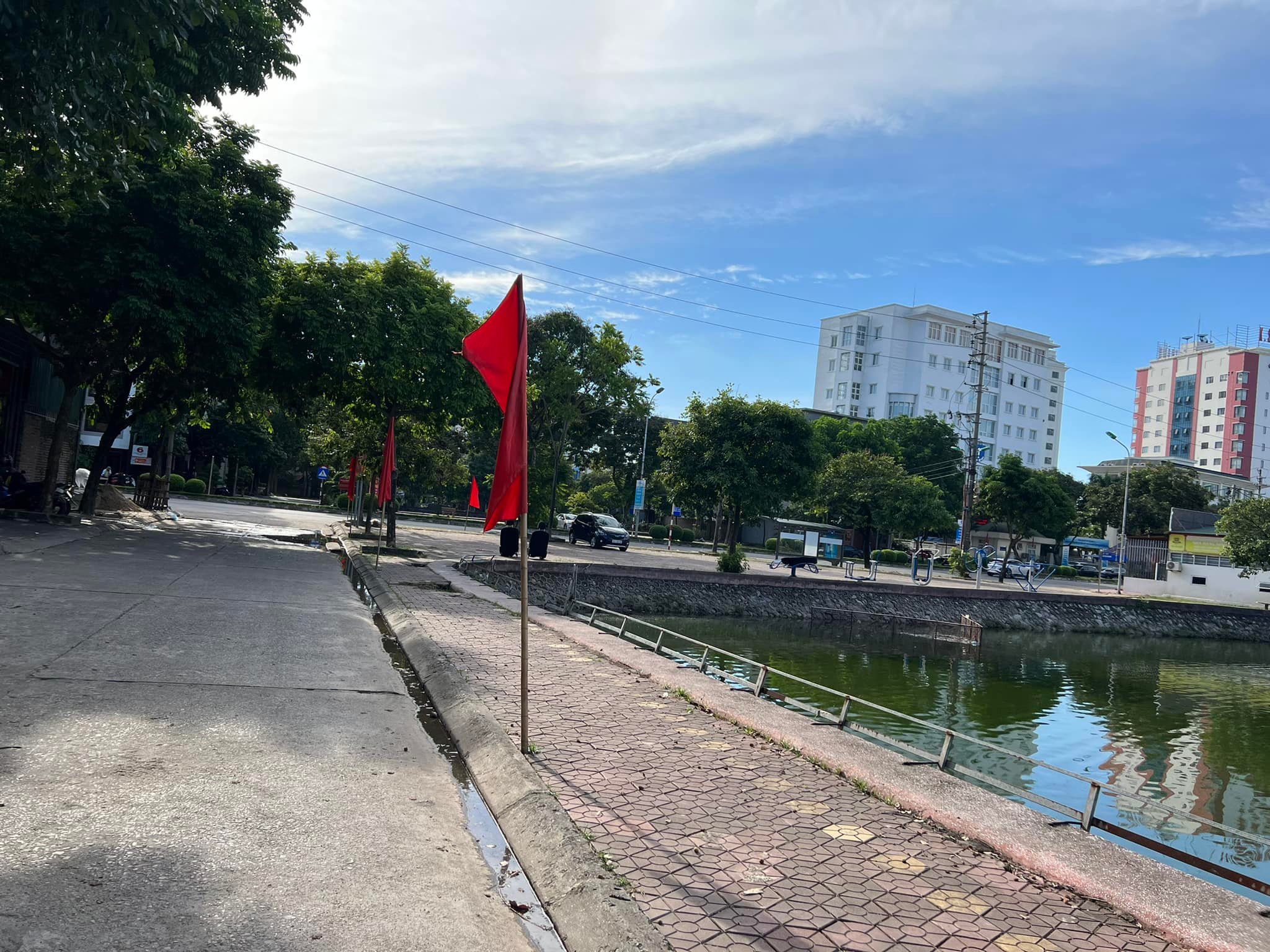 Bán đất mặt phố Đoàn Nhữ Hài, view hồ Hòa Bình, TP HD, 90m2, mt 5m, gần đường Thanh Niên - Ảnh 1