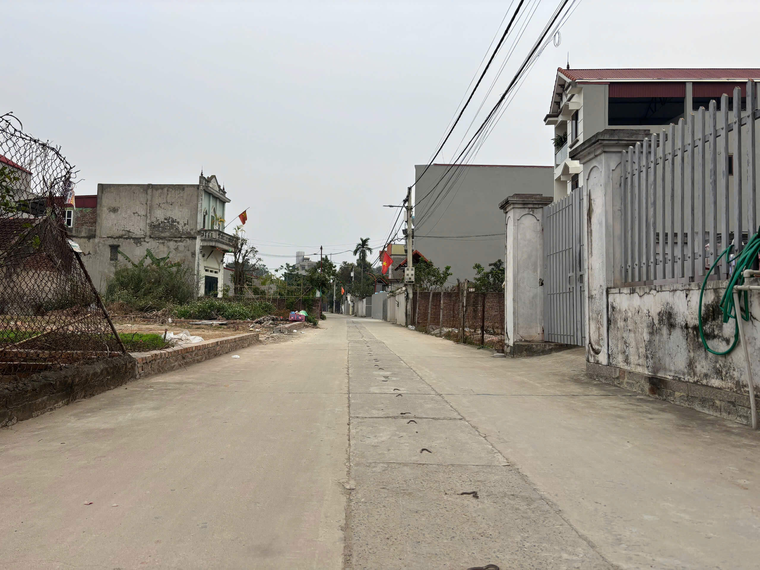 Bán Đất Quang Minh Mê Linh 50m2 giá 2,2 tỷ, Ngõ Thông , oto Đỗ Cửa. - Ảnh chính