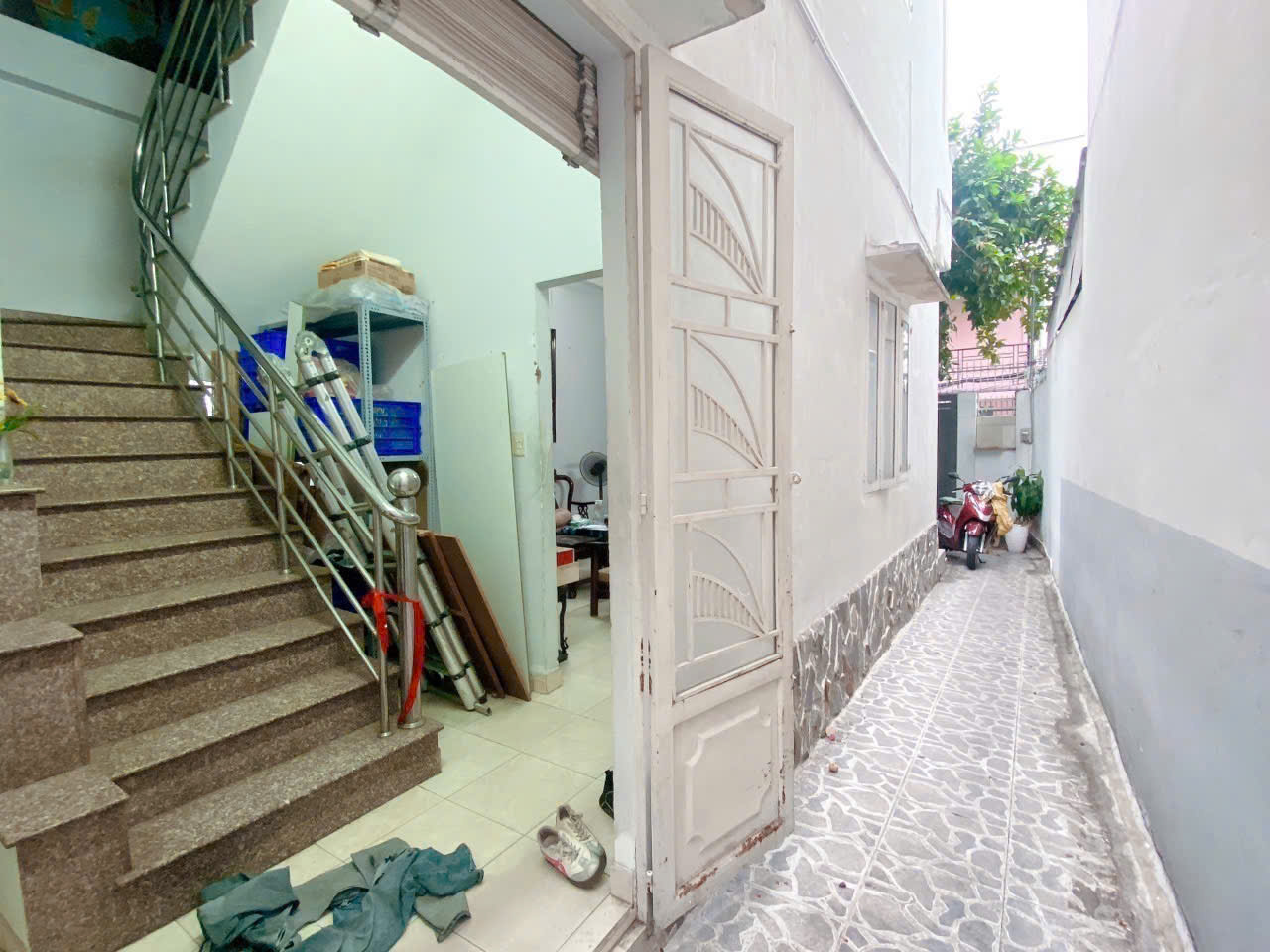 Bán nhà quận 10, Cách Mạng Tháng 8, 136m2, 2 tầng, 18 tỷ, hẻm xe hơi - Ảnh 1