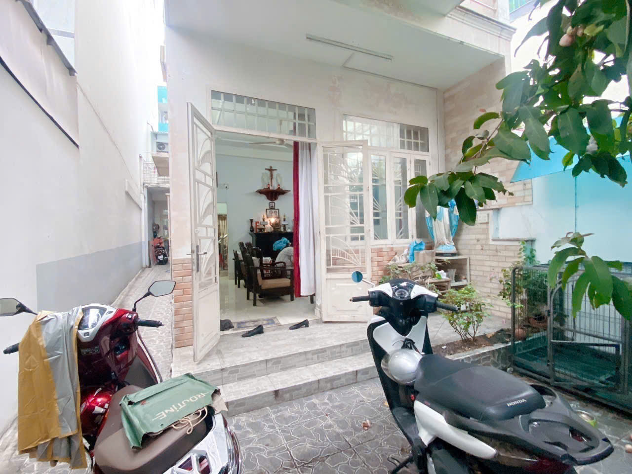 Bán nhà quận 10, Cách Mạng Tháng 8, 136m2, 2 tầng, 18 tỷ, hẻm xe hơi - Ảnh 3