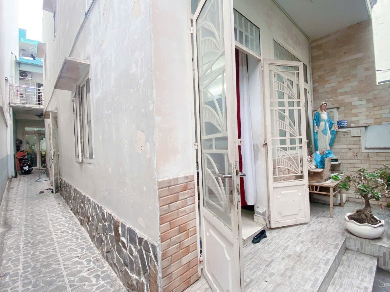 Bán nhà quận 10, Cách Mạng Tháng 8, 136m2, 2 tầng, 18 tỷ, hẻm xe hơi - Ảnh chính