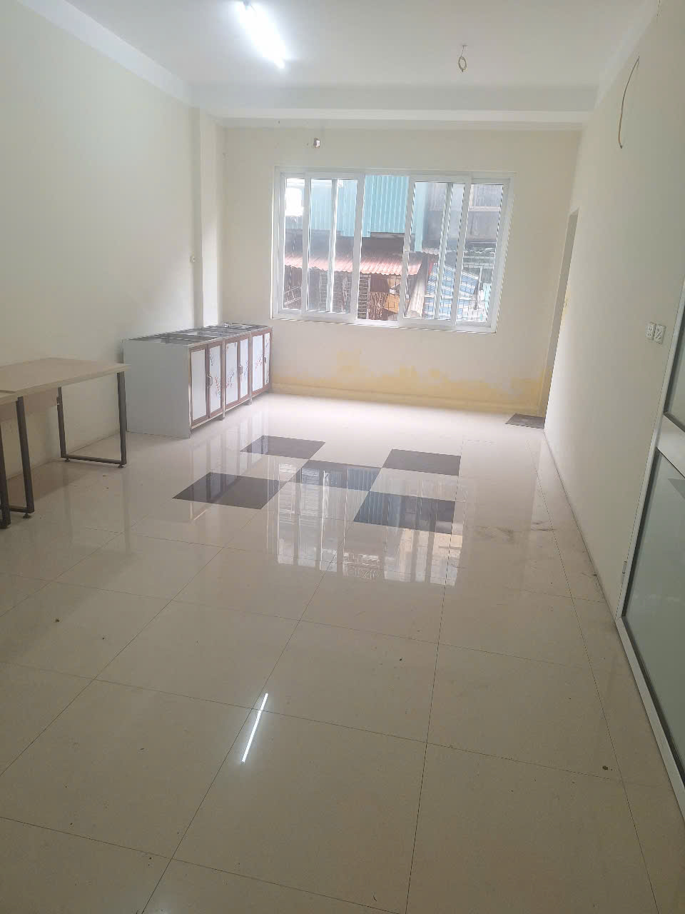 CẦN CHO THUÊ TẦNG 3 - NHÀ SỐ 19, NGÕ 9, PHỐ QUỲNH LÔI, QUỲNH MAI, HÀ NỘI - Ảnh 3