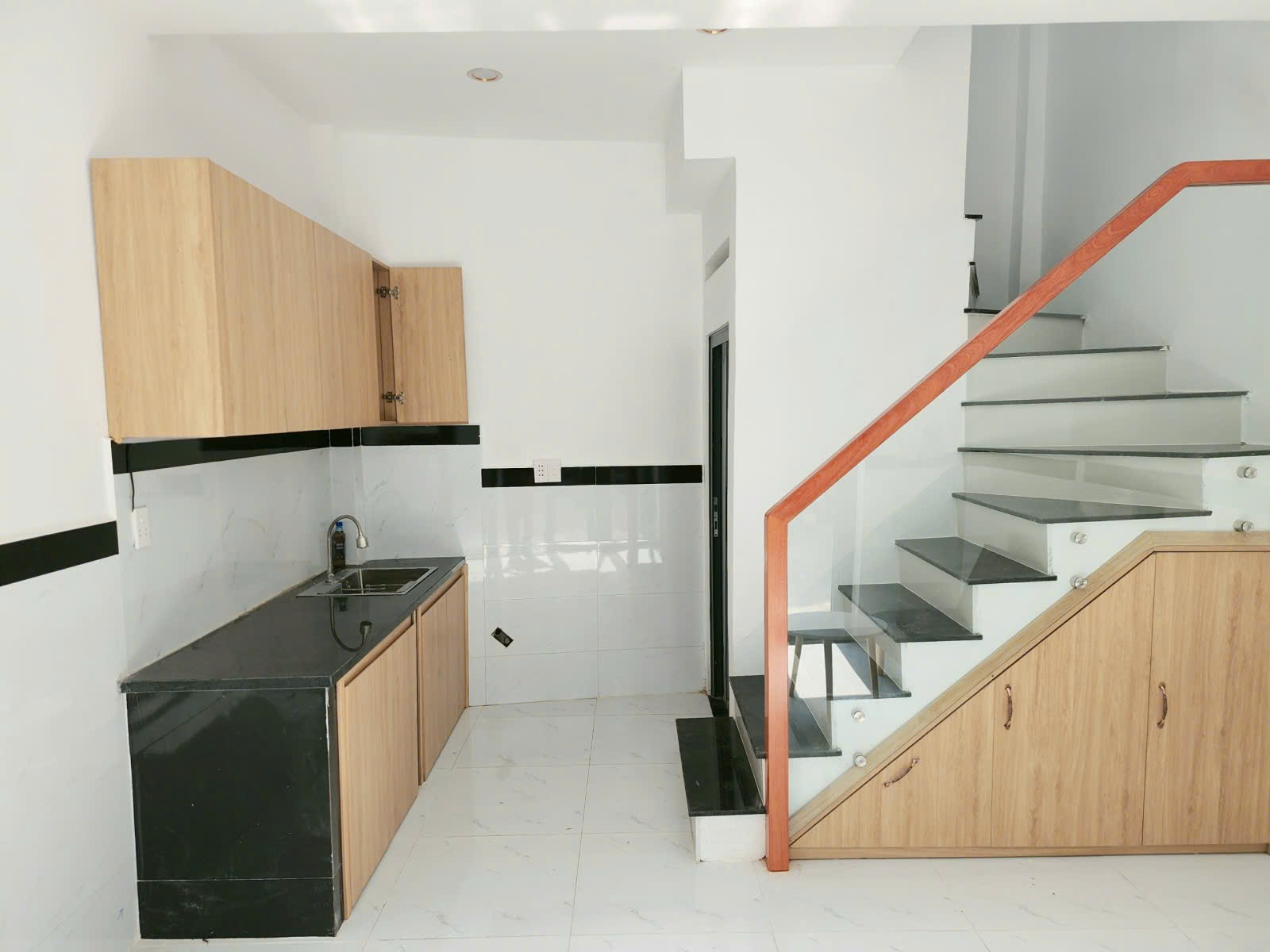 CHỈ NHỈNH 2 TỶ SƠ HỮU NGAY NHÀ LẠC LONG QUÂN - TÂN BÌNH - 20M2 2PN - Ảnh chính