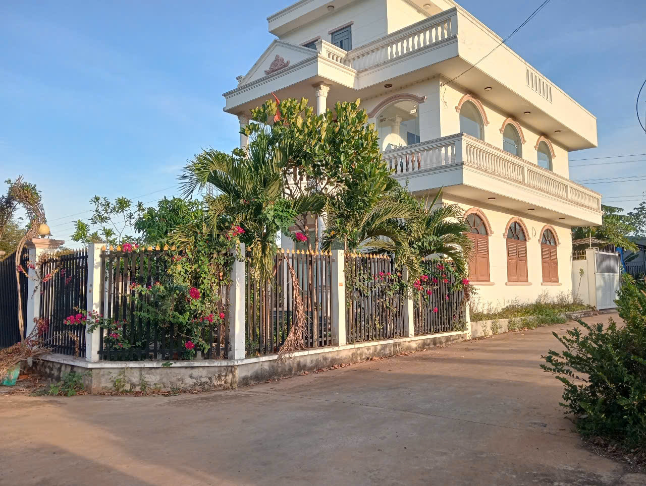 chủ cần bán căn nhà đẹp tọa lạc tại xã Hòa Long thành phố bà Rịa - Ảnh chính
