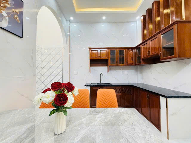 bÁN GẤP NHÀ GIÁ MỀM NHẤT QUẬN TÂN BÌNH - PHAN HUY ÍCH - DT:48M- 4X12M - 4 PHÒNG NGỦ- 5WC- GIÁ CHỈ - Ảnh 1
