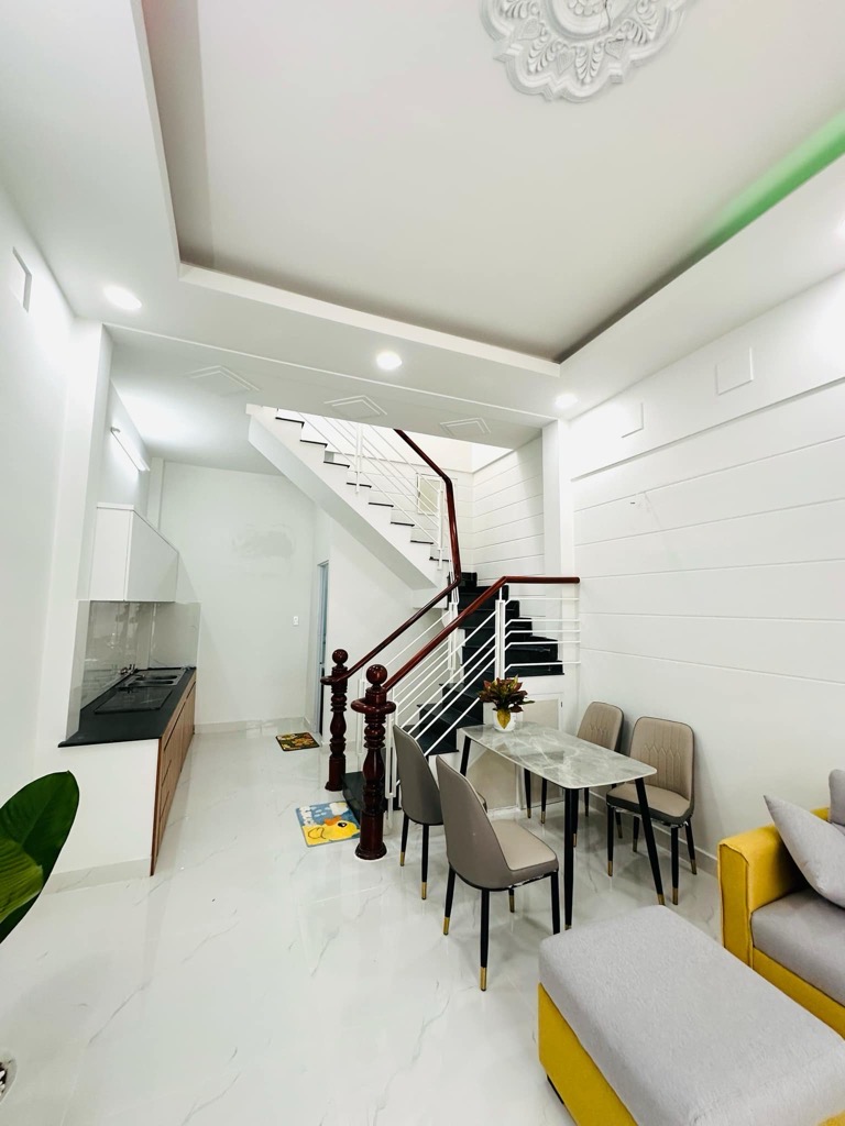 NHÀ B.ÁN - GẦN CHỢ PHẠM VĂN BẠCH & ST EMART2- DT 42M² - 2 TẦNG CHỈ HƠN 4 TỶ - FULL NỘI THẤT - Ảnh 2