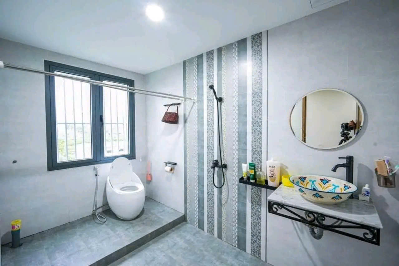Bán villa Sơn trà 150m2 dòng tiền ổn định 50 tr/tháng mặt tiền Phan Bá Vành sát biển - Ảnh 2