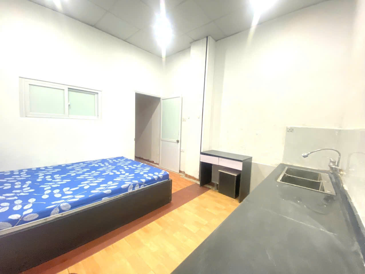 Căn hộ tập thể đủ đồ, phốTtrần Hưng Đạo, 32m2, Hoàn Kiếm - Ảnh 1