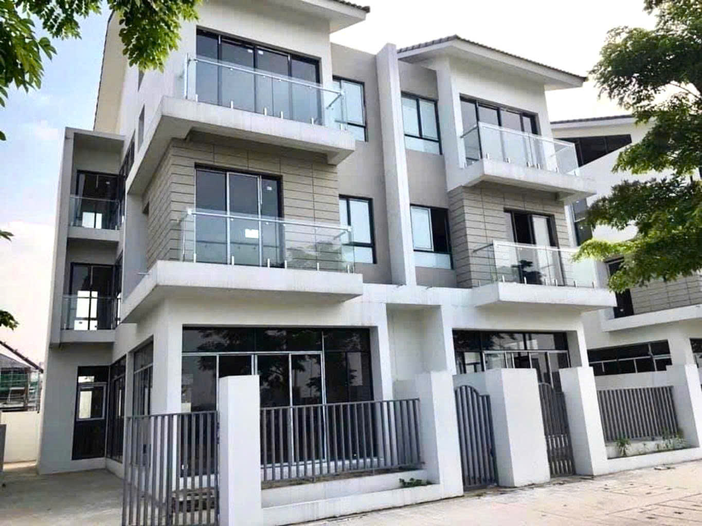 BIỆT THỰ ĐẲNG CẤP CIPUTRA, TÂY HỒ – 180M x 4 TẦNG – MẶT TIỀN 9M – NỘI THẤT GỖ QUÝ – 89 TỶ - Ảnh 1