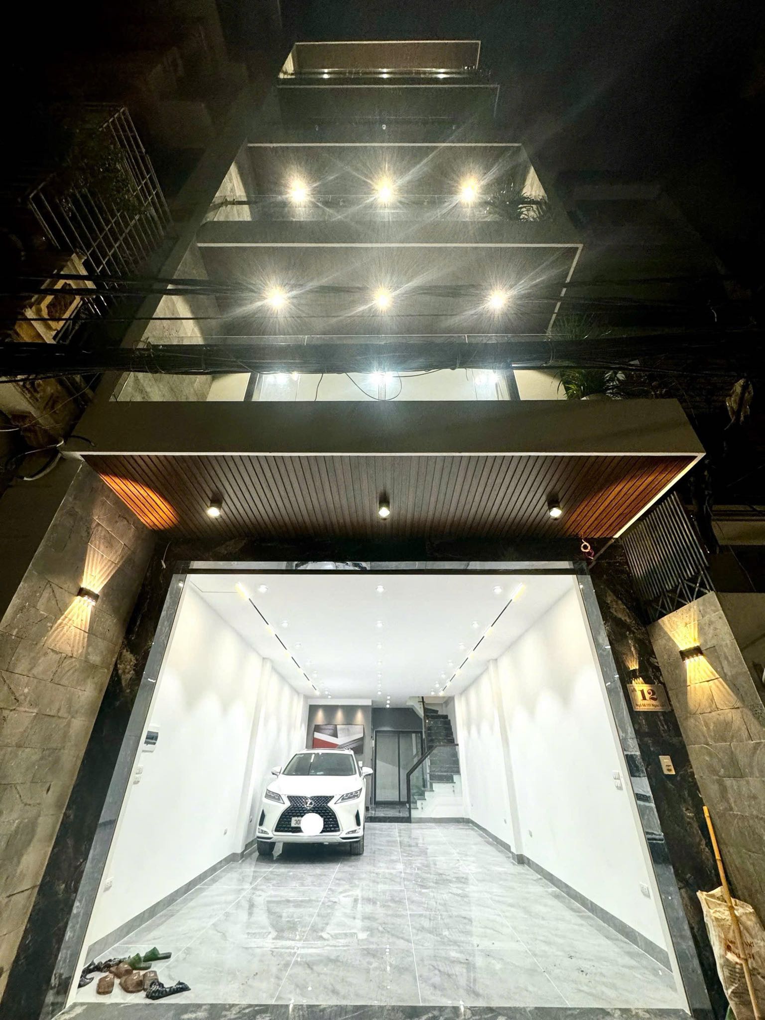 Bán nhà mặt phố Triệu Việt Vương, 135m2, 7 tầng thang máy, mặt tiền 6m, 103 tỉ, vỉa hè rộng, kinh - Ảnh chính
