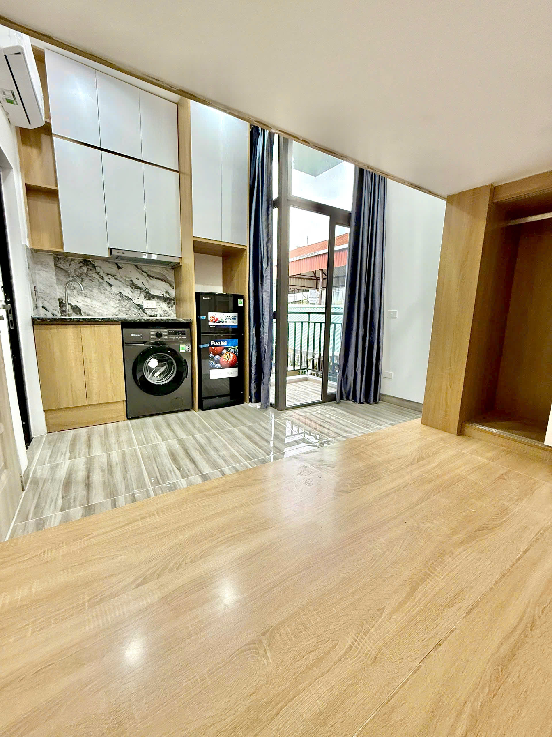 (Hiếm) Phòng Studio - Gác xép mới khai trương tại ngõ 164 Đê La Thành (nhỏ) - Có máy giặt riêng - Ảnh chính