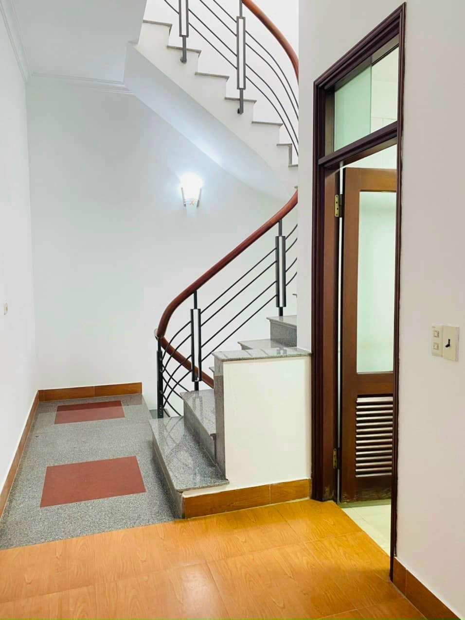 Bán nhà 3 tầng mặt phố Đoàn Thị Điểm, ph Quang Trung, TP HD, 39m2, mt 3.7m, 3 ngủ, 2 vs - Ảnh 4