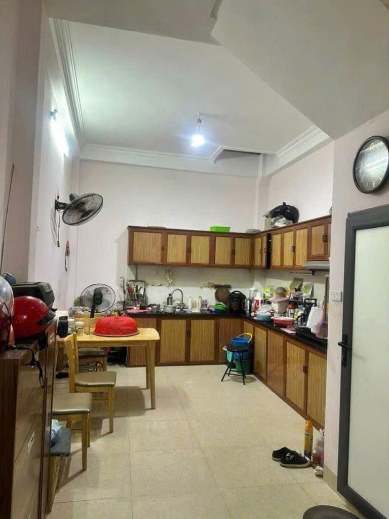 NHÀ DÂN XÂY CHẮC CHĂN PHỐ LỤA  VẠN PHÚC HÀ ĐÔNG DT 40M 3 TẦNG GIÁ HƠN 7 TỶ XÍU - Ảnh 2