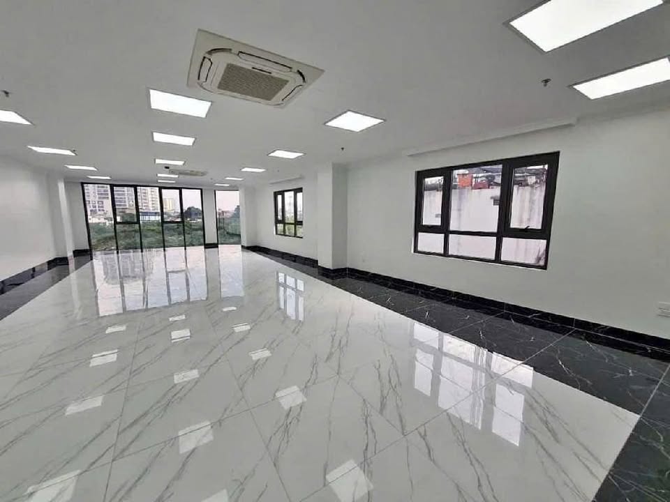 BÁN GẤP NHÀ MẶT PHỐ HOÀNG CẦU, VỈA HÈ KINH DOANH_DT 70M2, 7 TẦNG THANG MÁY, MT 6.5M, 40TỶ - Ảnh 1