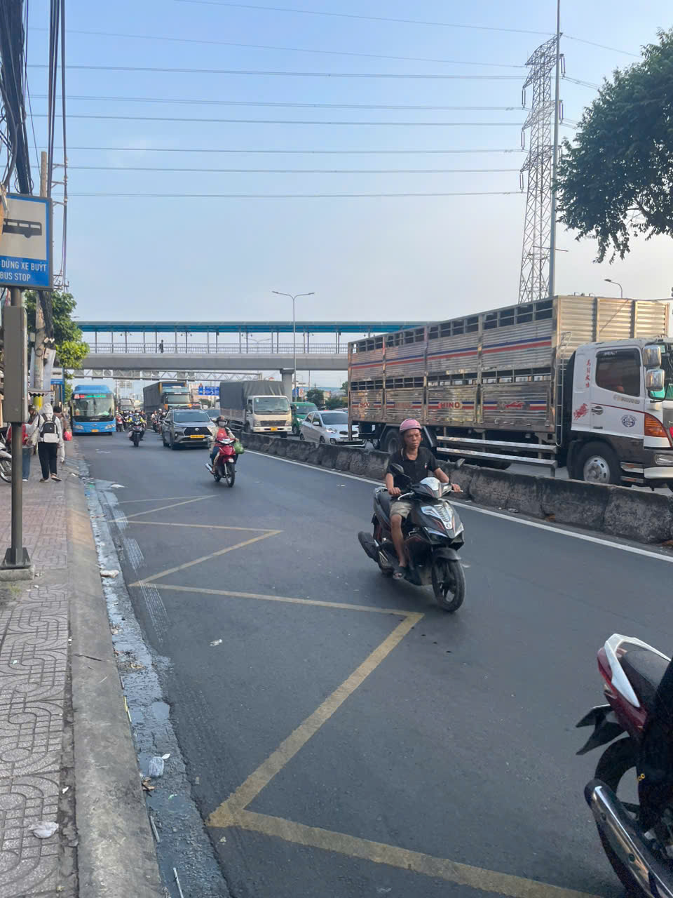 Bán nhà mặt tiền  3 tầng 8,5x23m giá 13,3 tỷ Đường Quốc Lộ 22 - Ảnh 1