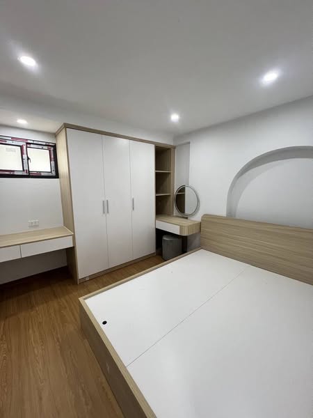 Tập thể phố 8/3, thông Minh Khai, mới kính koong, sử dụng 80m, 3 ngủ đủ công năng - Ảnh chính
