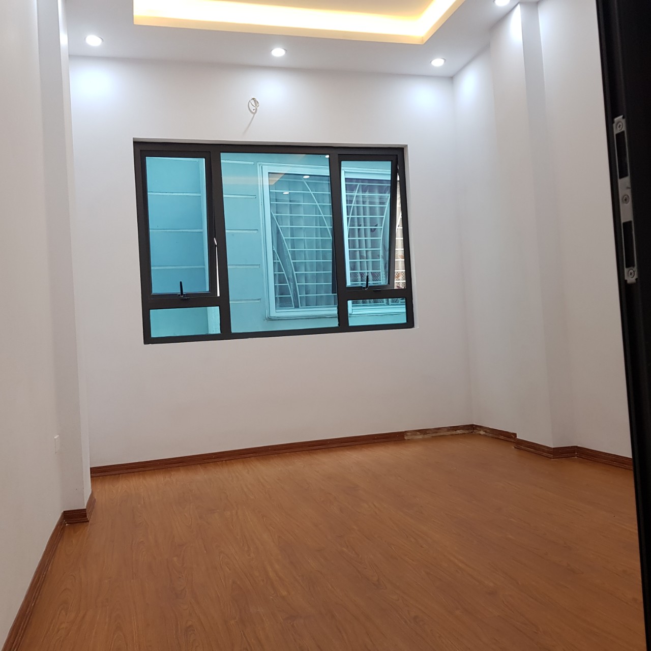 Nhà 40m2 7PN 5WC 5 tầng ô tô đỗ cửa gần phố gần kdt tại Tây Mỗ, Nam Từ Liêm, Hà Nội 0961450400. - Ảnh 1