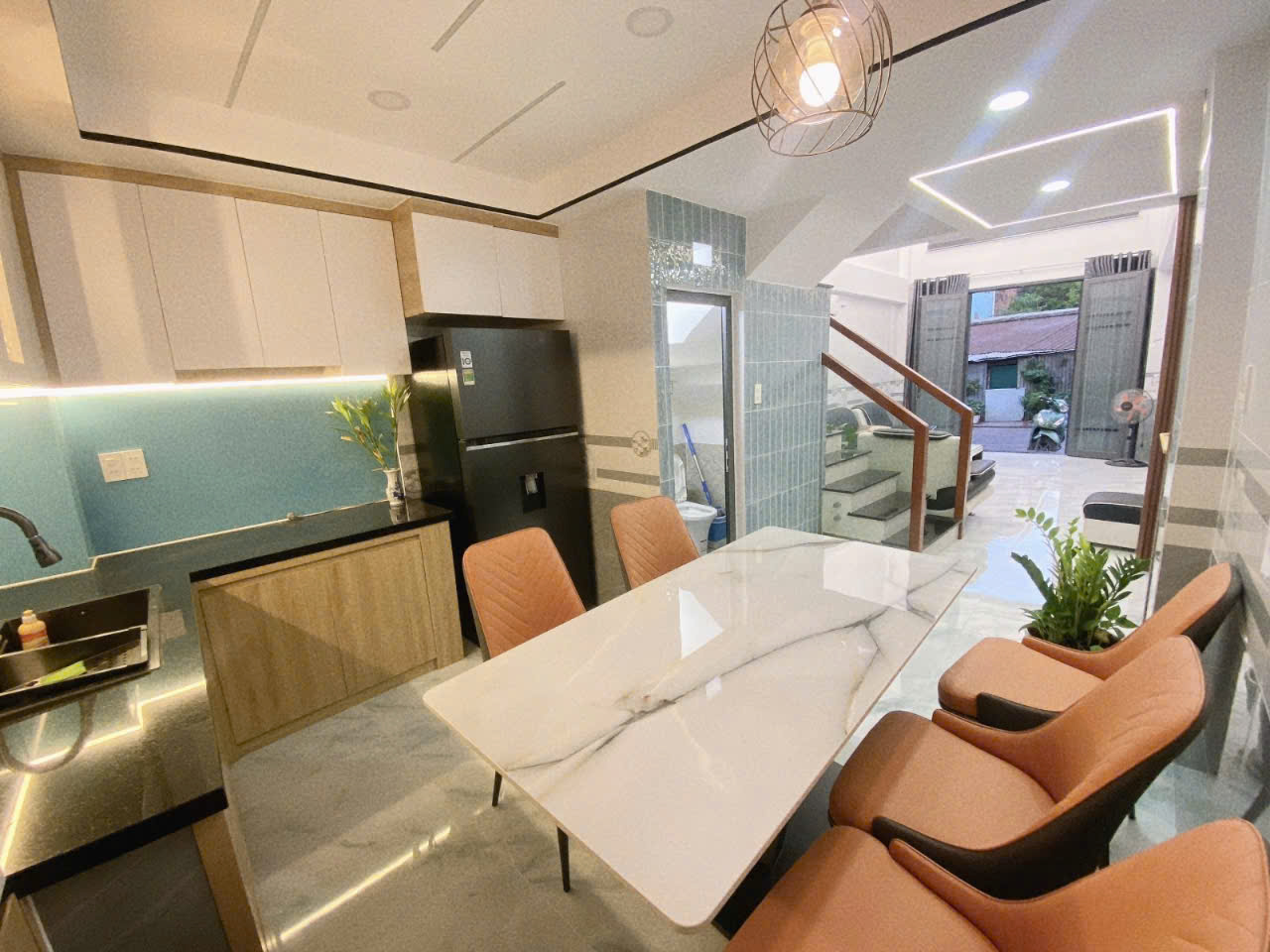 Bán Nhà Mặt Tiền Chợ Bà Chiểu Phường 1 Bình Thạnh. DT 150m2 5 Tầng Nhà Siêu Đẹp. 9.9 Tỷ TL - Ảnh 2