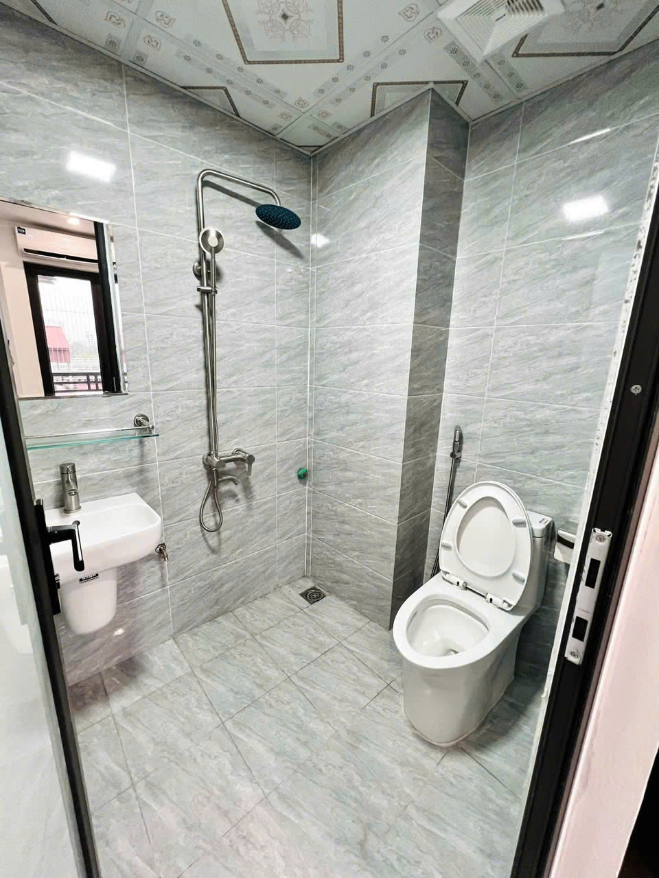 GIẢM NGAY 1,2TR TIỀN CỌC CHO KHÁCH THIỆN CHÍ - CHO THUÊ PHÒNG KHÉP KÍN 30m2 TẠI PHÚ ĐÔ, MỄ TRÌ, NAM - Ảnh 1