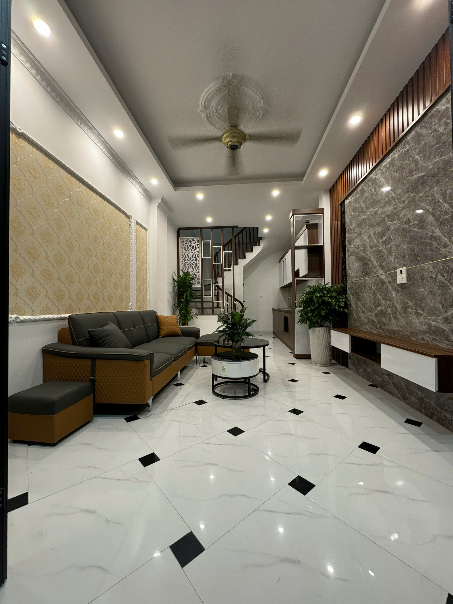 BÁN NHÀ TỔ 8 ĐẠ SỸ – 4.5 TẦNG – GIÁ HỢP LÝ - Ảnh 1