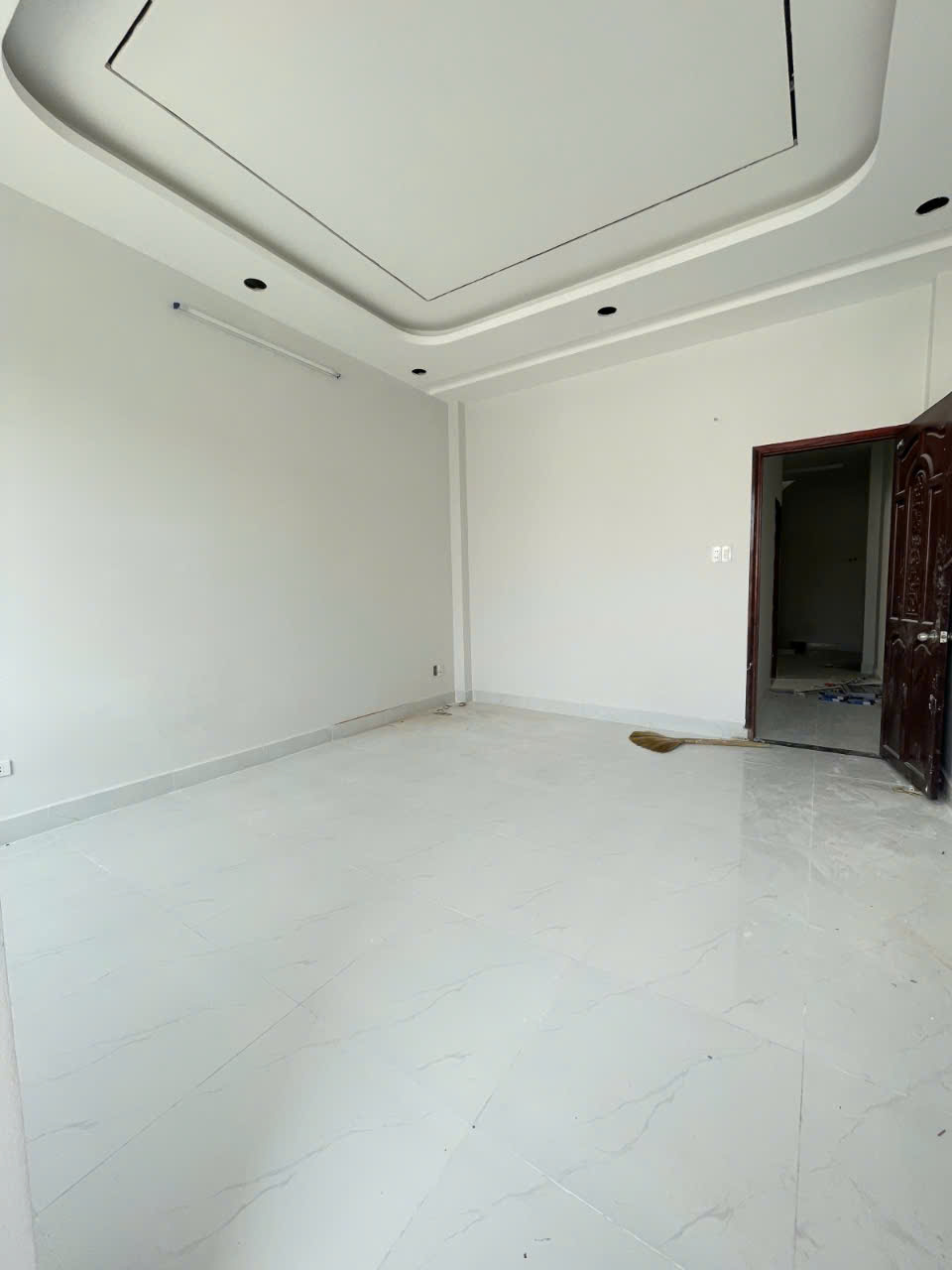 Lê Văn Quới gần 4 xã giápTân Phú hẻm 5m thông xe hơi vào nhà 56m2,3Tầng 5tỷ350 - Ảnh 1