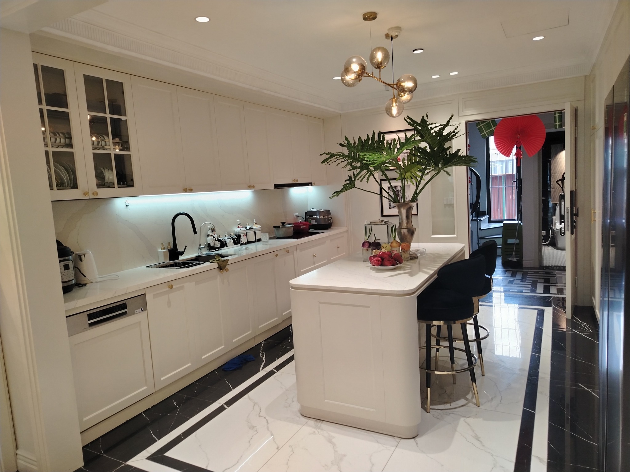 Bán nhà Phố Huế, 100m2, mặt tiền 8m, nhỉnh 60 tỷ, ô tô tránh, kinh doanh đỉnh - Ảnh 2