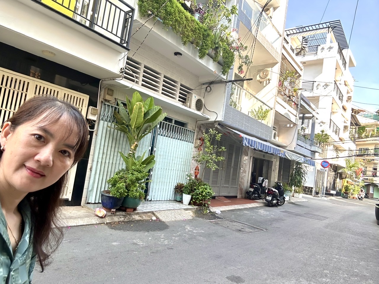 NHÀ MẶT TIỀN XE HƠI ĐẬU CỬA- KHU ĐƯỜNG SÔ Q4- VIEW CÔNG VIÊN- QUÁ ĐỈNH. - Ảnh 2