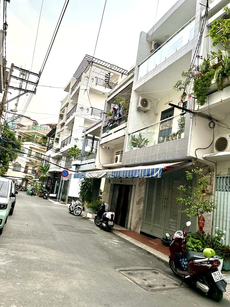 NHÀ MẶT TIỀN XE HƠI ĐẬU CỬA- KHU ĐƯỜNG SÔ Q4- VIEW CÔNG VIÊN- QUÁ ĐỈNH. - Ảnh 1