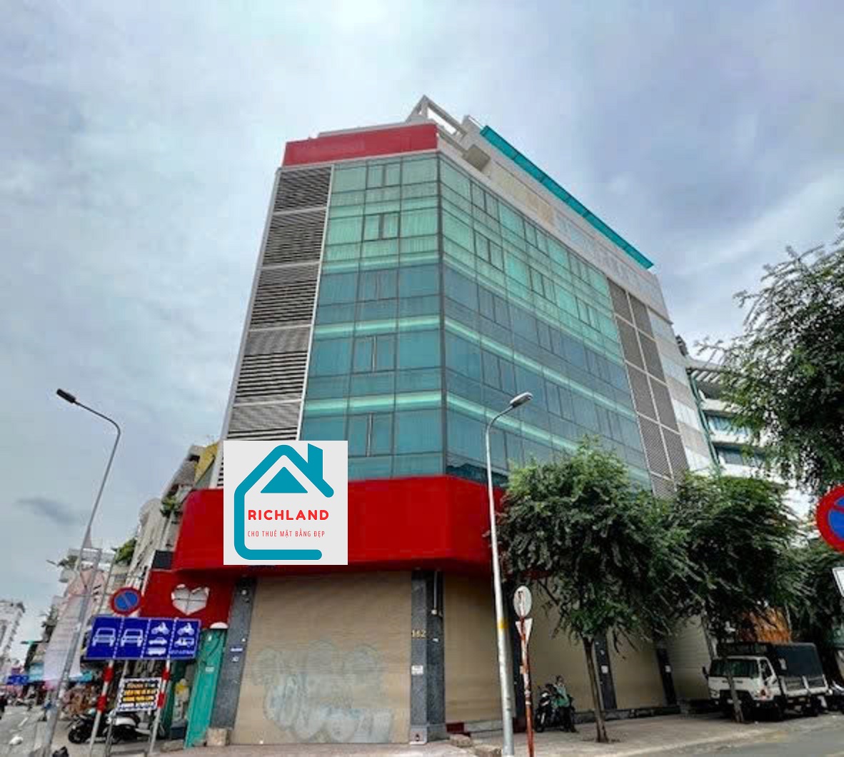 Cho thuê Nhà Mặt Tiền 162 Trần Hưng Đạo, P.7 Quận 5. Giá 200 Triệu - Ảnh chính