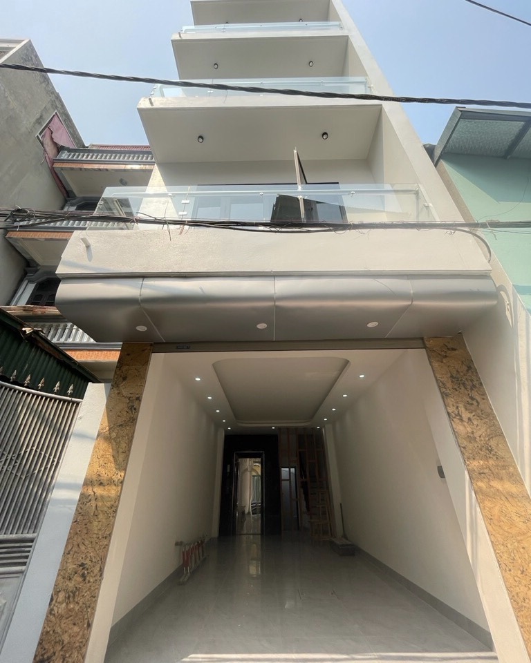 ☀️B.Á.N NHÀ PHỐ ĐẸP LONG BIÊN- DÂN XÂY - 3 THOÁNG - 07 TẦNG GARA Ô TÔ - THANG MÁY - NGÕ THÔNG 💥💥💥  👉👉45m- 7 tầng- 11.8₫ ctl👈👈 - Ảnh chính