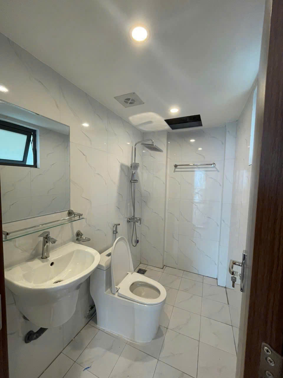 Căn hộchung cư South Tower Trần Thủ Độ 83m, tầng 15, mặt tiền 6m, 4.5 tỷ Hoàng Mai. - Ảnh 2