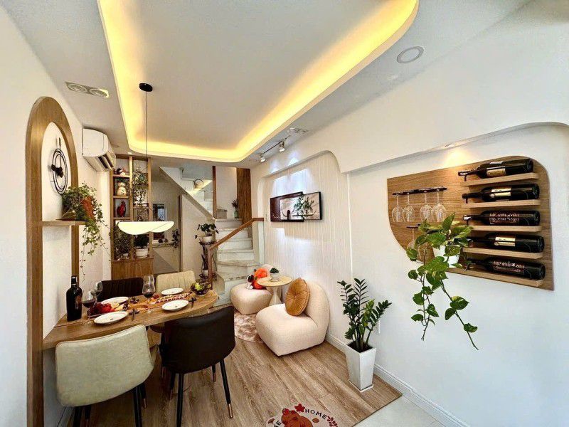 BÁN NHÀ ĐƯỜNG LÊ TỰ TÀI - NHÀ ĐẸP NỞ HẬU - CĂN GÓC 2MT - HẺM XE HƠI - TRUNG TÂM PHÚ NHUẬN - 2 TẦNG - Ảnh 1