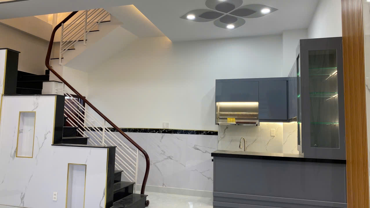 GẤP BÁN CHÍNH CHỦ - NHIÊU TỨ - P7 PHÚ NHUẬN - NHÀ 4 TẦNG BTCT - 4PN LỚN - SÂN THƯỢNG LỚN - 7.6 TỶ - - Ảnh 2