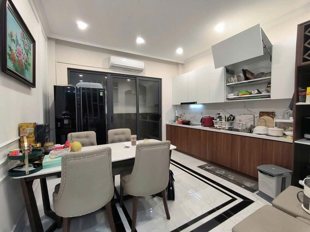 BÁN GẤP PHÂN LÔ NGHĨA ĐÔ, ÔTÔ VÀO NHÀ, 6 TẦNG, THANG MÁY, DT 51M2, NHỈNH 11 TỶ - Ảnh 1