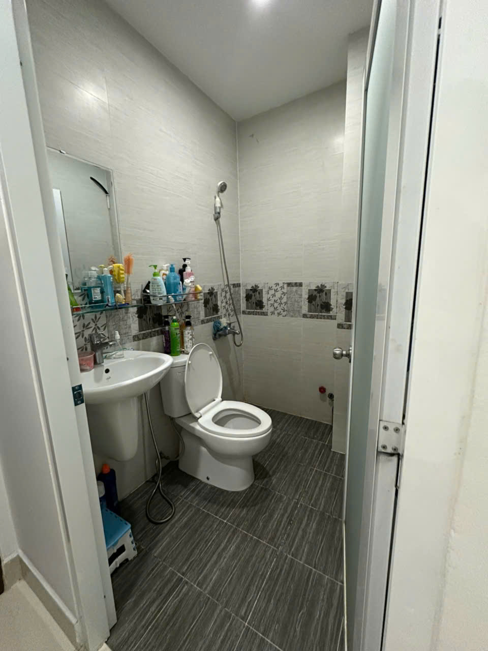 ĐƯỜNG XE HƠI NGAY NHÀ  HOÀNG DIỆU TRUNG TÂM Q4 <br>DIỆN TÍCH SD LÊN ĐẾN 90 M2 <br>CÓ 5 TỶ - Ảnh 1
