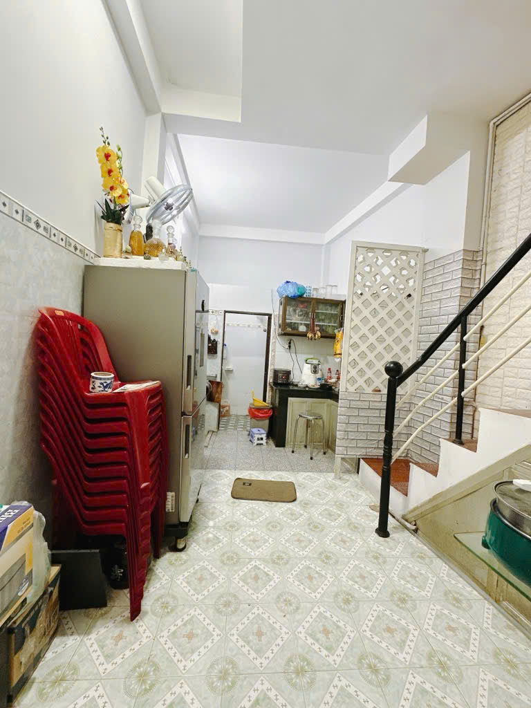 CẠNH MẶT TIỀN ĐOÀN VĂN BƠ Q4 <br><br>DƯỚI 65 TRIỆU M2 - Ảnh 2
