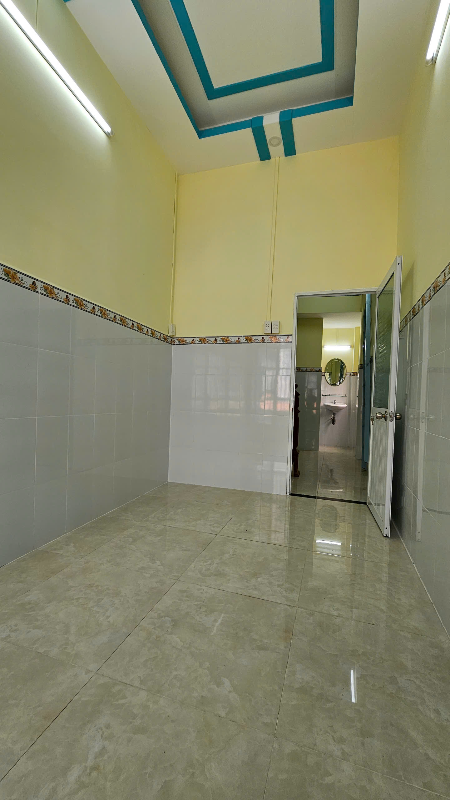 Cạnh Mặt tiền 15 m<br>TRUNG TÂM Q4 <br><br>DIỆN TÍCH ĐẤT 31,5 M2<br>HƠN 3 TỶ - Ảnh 4