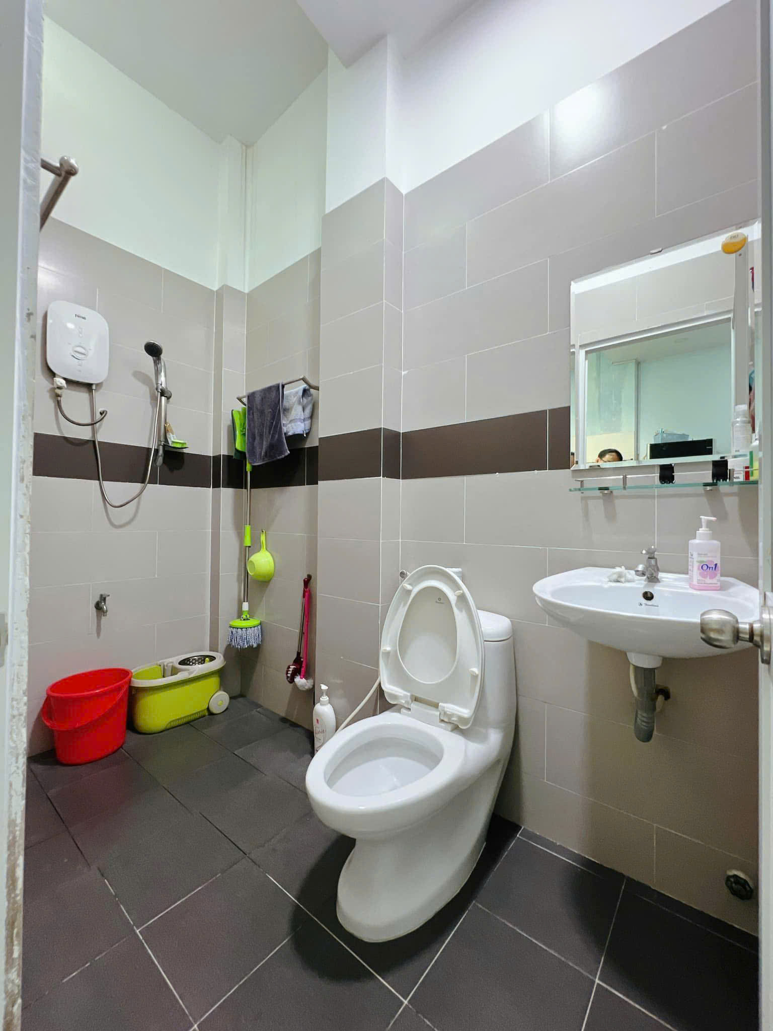 SÁT MẶT TIỀN THÔNG 1 TRỤC <br>DIỆN TÍCH 73 M2  NHÀ MỚI BÊ TÔNG  Q4<br>NGANG 4.5 DÀI 16 M HƠN 50 TRIÊU M - Ảnh 3