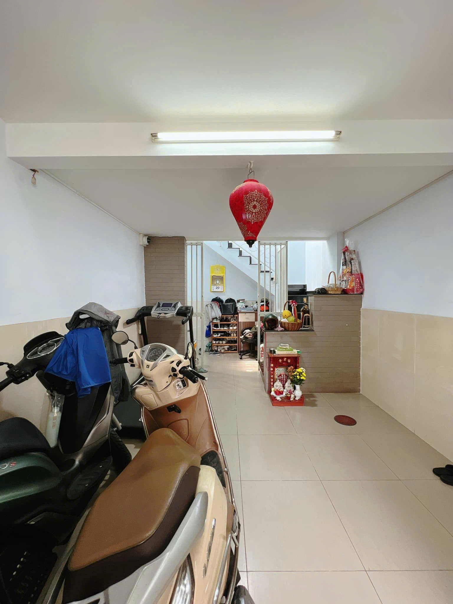 SÁT MẶT TIỀN THÔNG 1 TRỤC <br>DIỆN TÍCH 73 M2  NHÀ MỚI BÊ TÔNG  Q4<br>NGANG 4.5 DÀI 16 M HƠN 50 TRIÊU M - Ảnh chính