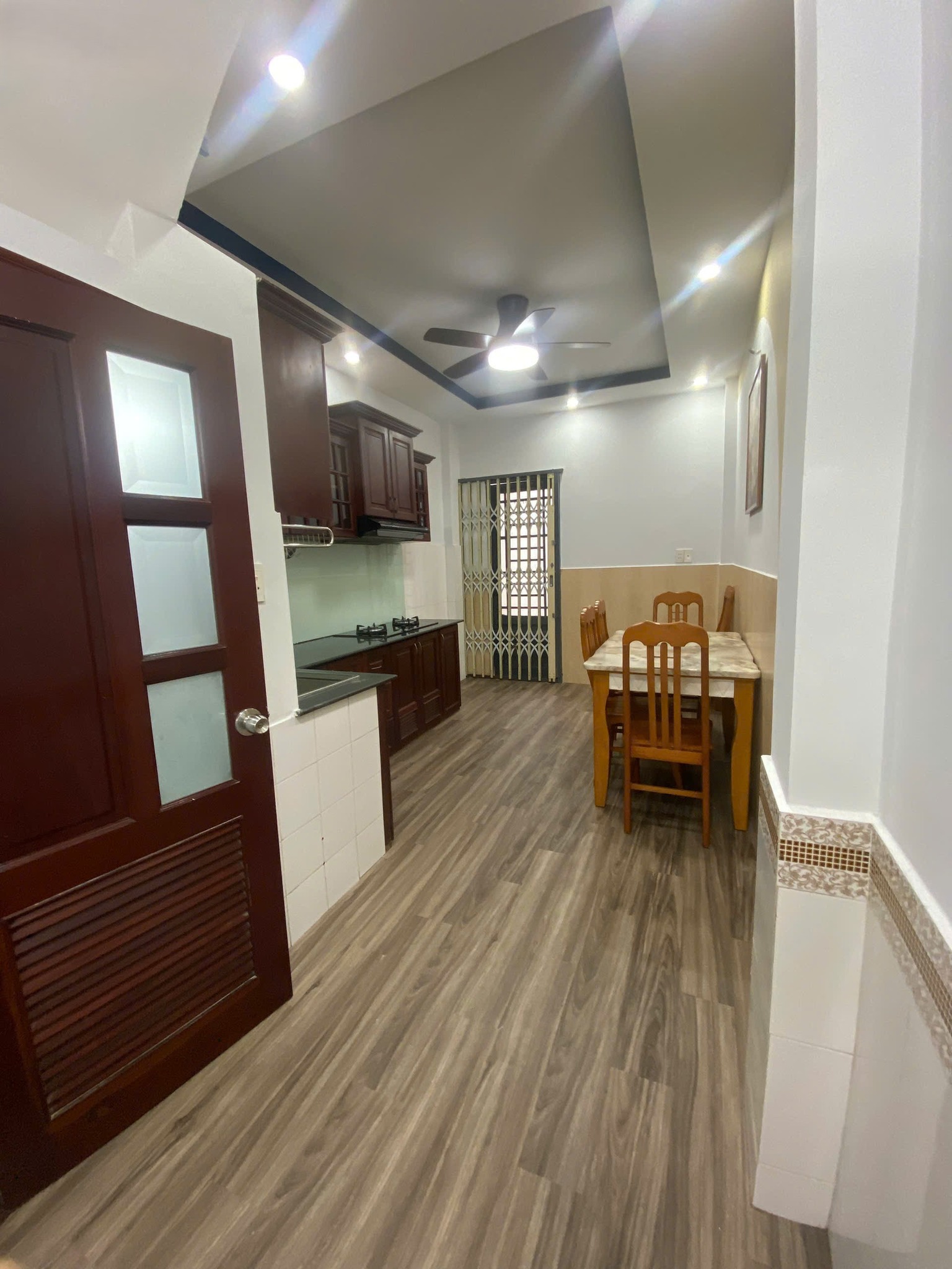 BÁN NHÀ HẺM LÝ THƯỜNG KIỆT – QUẬN 10 – XE HƠI VÀO NHÀ – GIÁ NHỈNH 4 TỶ - Ảnh 1