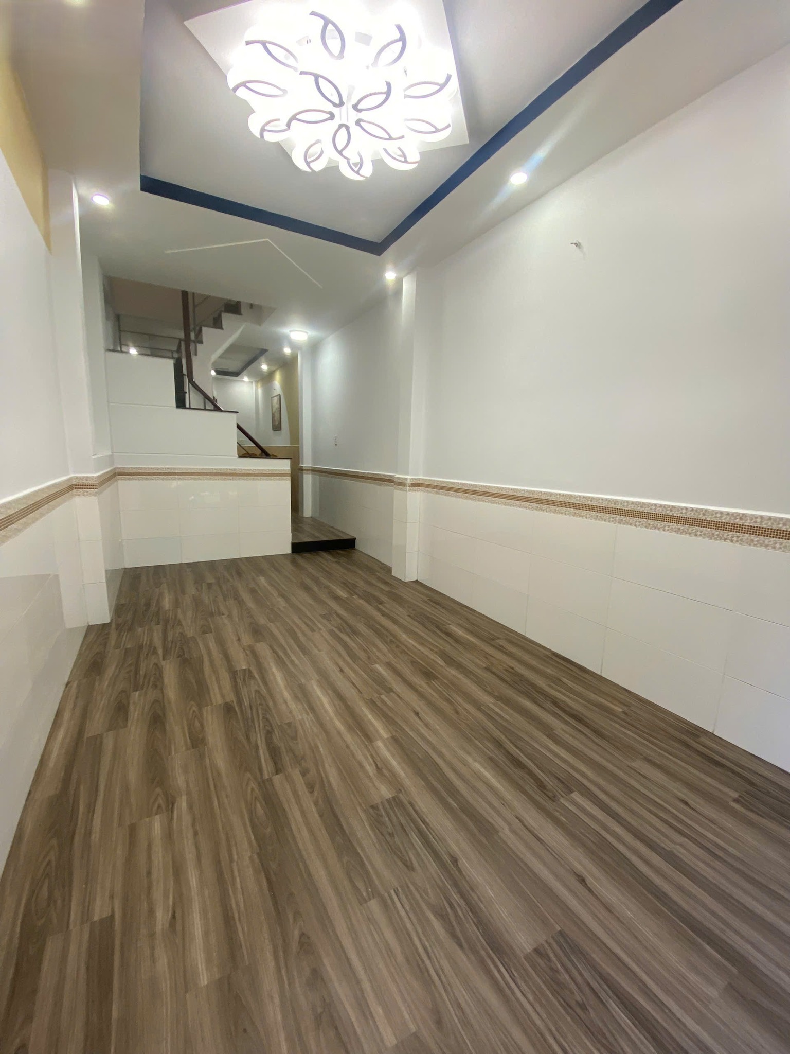 BÁN NHÀ HẺM LÝ THƯỜNG KIỆT – QUẬN 10 – XE HƠI VÀO NHÀ – GIÁ NHỈNH 4 TỶ - Ảnh 2