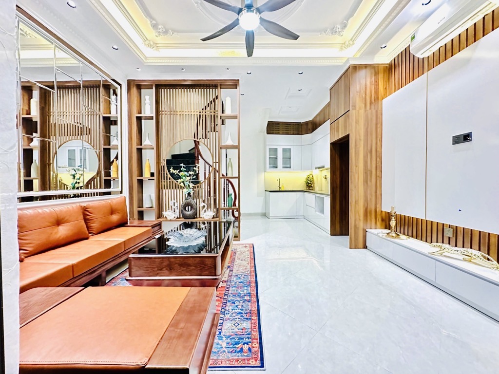 NHÀ XÂY MỚI CHỦ TẶNG FULL NỘI THẤT, TRUNG TÂM CẦU GIẤY TIỆN ÍCH, - Ảnh chính