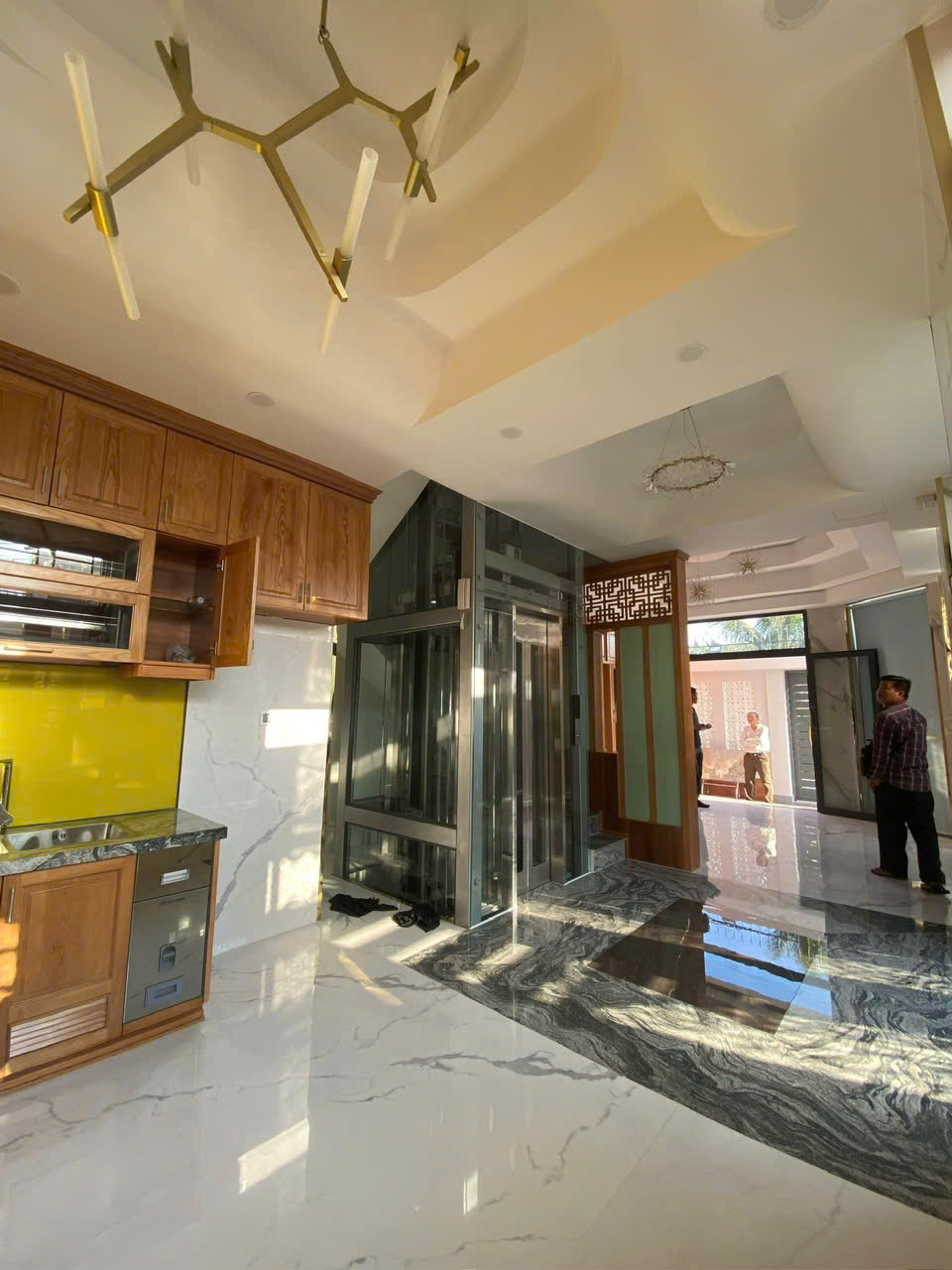 Bán nhà mặt phố Q.9, 90m², 4 tầng, 10.3 tỷ, sổ hồng - Ảnh 1