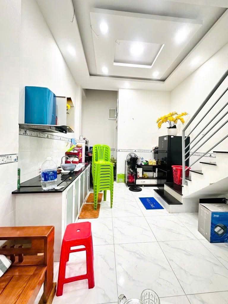 --Bán nhà HXH Lạc Long Quân, phường 10, quận Tân Bình; 4*12 - chỉ 5 tỷ - Ảnh 2