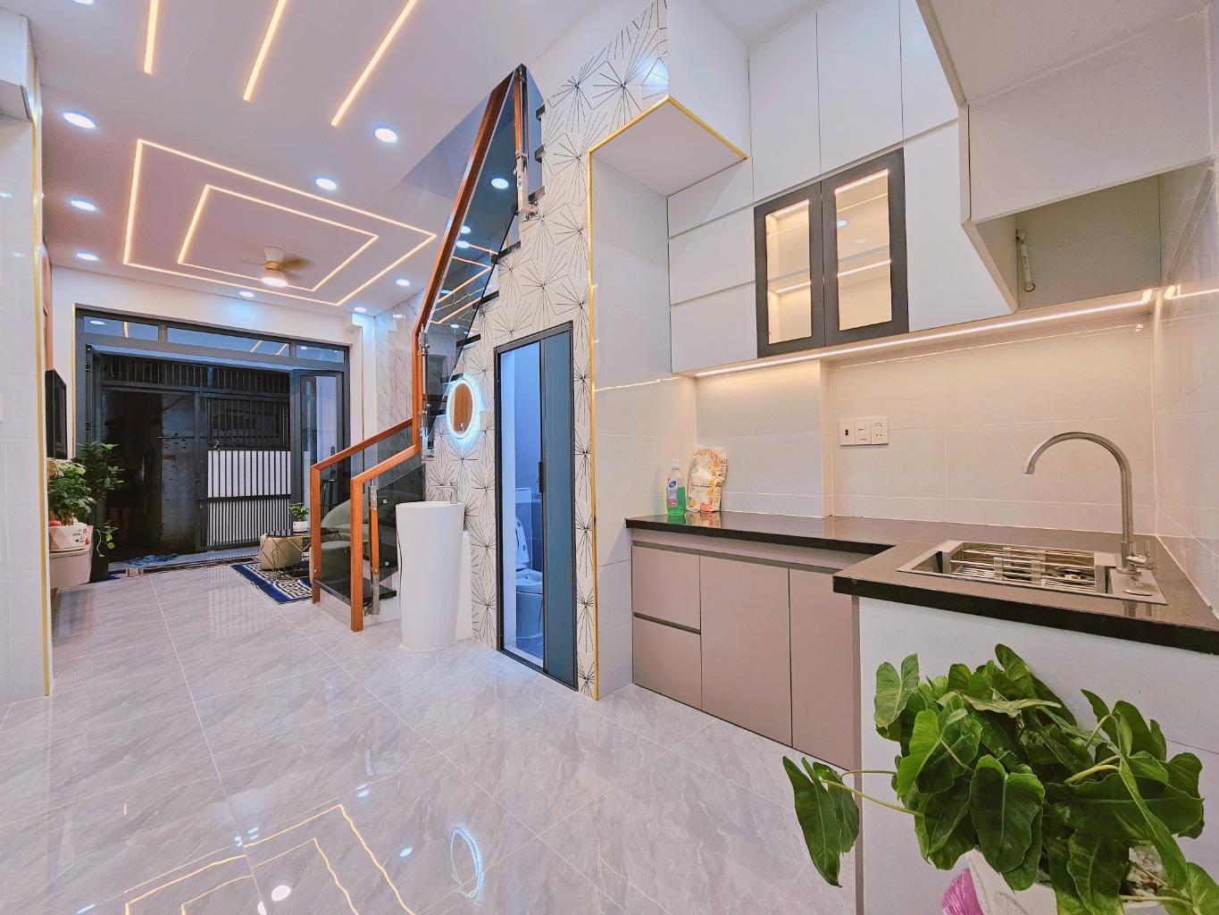 Bán nhà 3 phòng ngủ Gò Vấp Phường 8, hẻm rộng 3m, bao sang tên - Ảnh 2