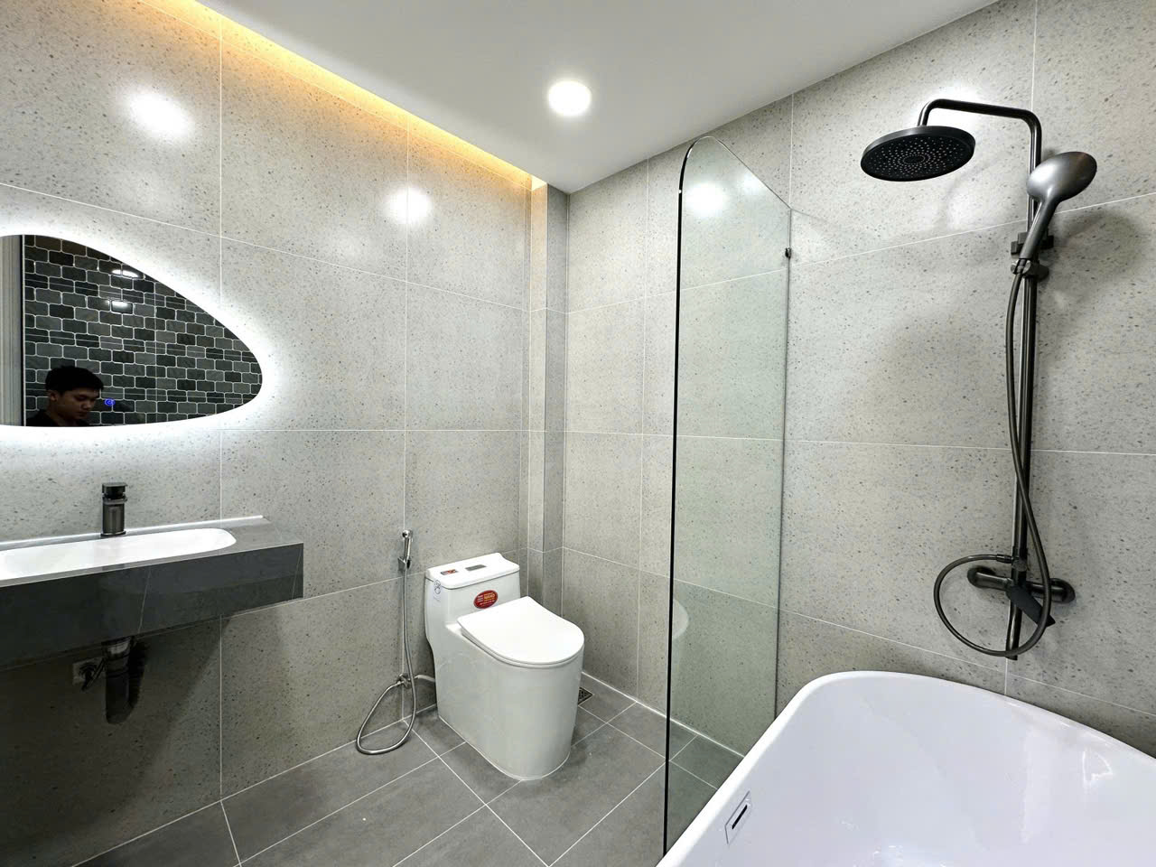 NHÀ ĐẸP - KIẾN TRÚC SƯ THIẾT KẾ - TRƯƠNG ĐĂNG QUẾ - P1 GÒ VẤP - 5 TẦNG - 4PN LỚN - HẺM 5M - BÁN 7.9 - Ảnh 3