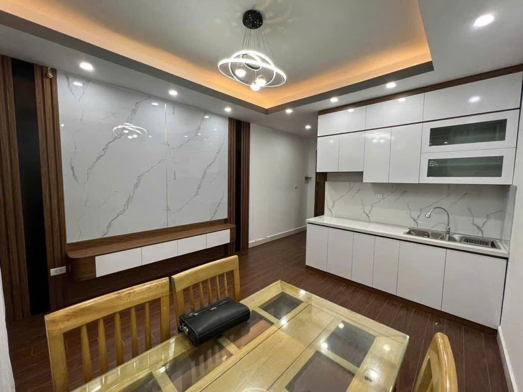 NHÀ PHỐ ĐẲNG CẤP - SỐ PHÒNG ĐẸP - TIỆN NGHI ĐẦY ĐỦ - Ảnh 2
