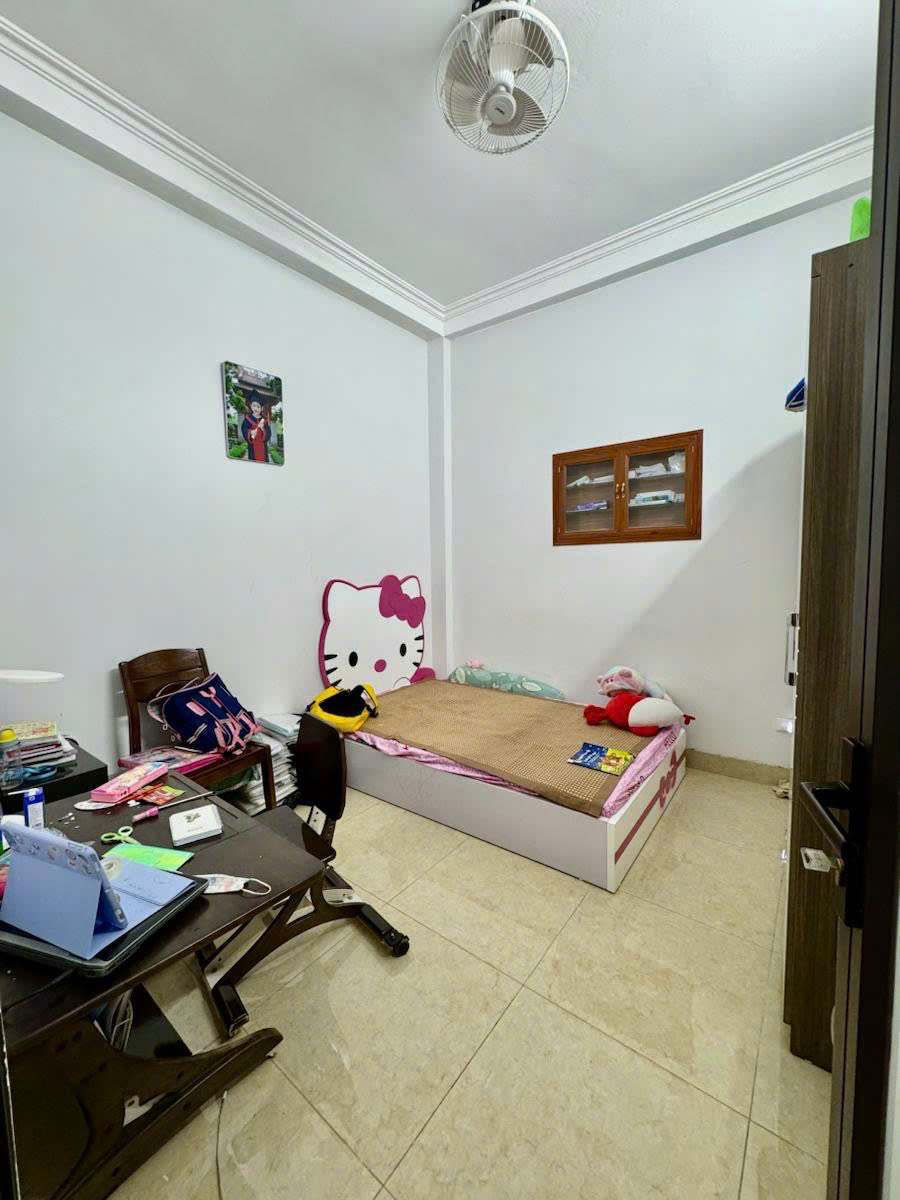CHỦ NHÀ THIỆN CHÍ BÁN CĂN NHÀ TÂM HUYẾT CẦU GIẤY 40M - GIÁ 8,35 TỶ - VỊ TRÍ ĐẸP - KD ON - Ảnh 2