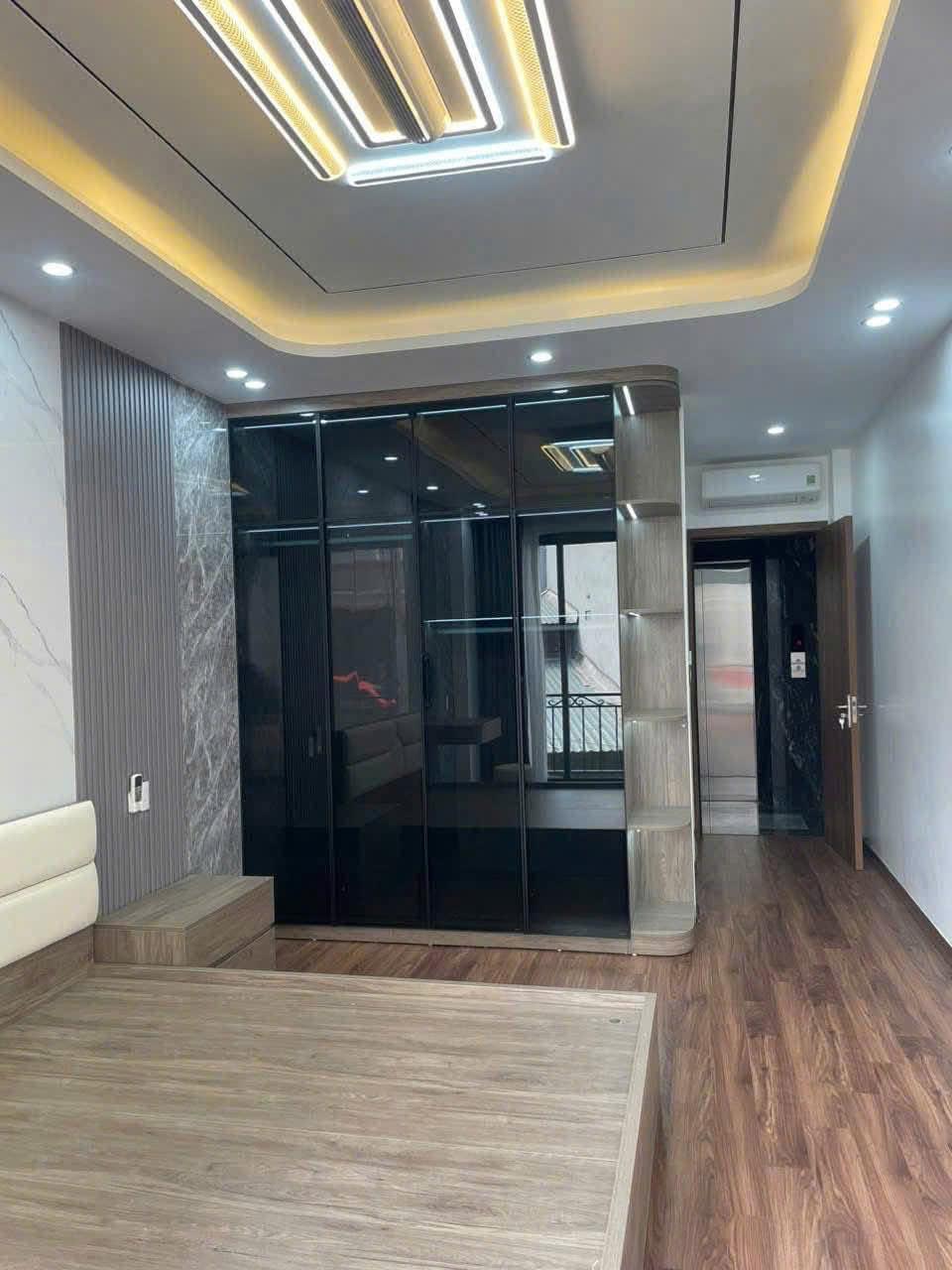HẠ CHÀO Nguyễn Văn Linh,Thạch Bàn 45m,6 tầng,THANG MÁY-NGÕ ÔTÔ THÔNG-GARA 7 CHỖ-giá 9.x tỷ - Ảnh 2