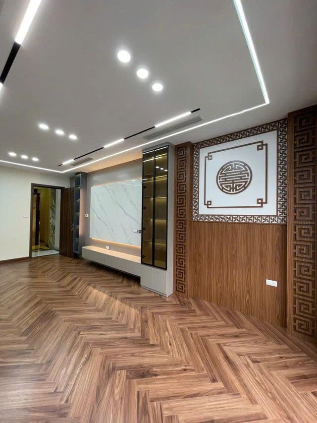 SIÊU PHẨM Nguyễn Văn Cừ 40m,7 tầng,THANG MÁY-ÔTÔ TRÁNH-GARA-FULL NT,NGÕ THÔNG,KDOANH,GIÁ 12.x tỷ - Ảnh 2